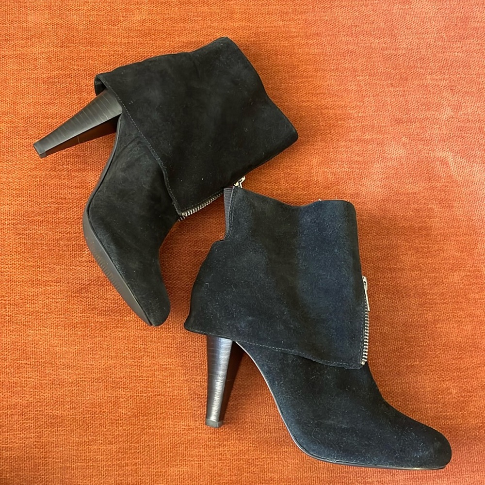 Audrey Brooke Black Suede Pullover Giselle Boots Size 6